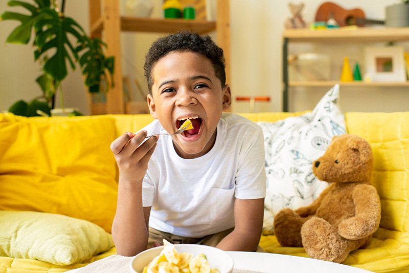 Como Convencer Meu Filho a Comer Bem Mesmo Longe da Minha Presença?